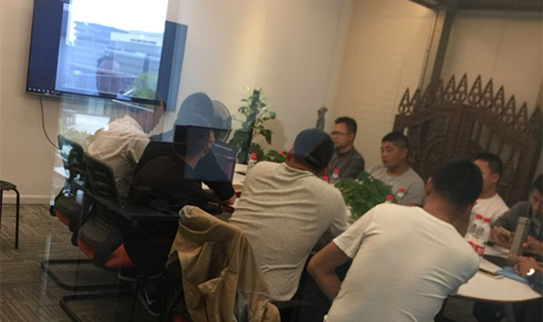 至尊卡爾第十四屆全國(guó)銷售頒獎(jiǎng)大會(huì)