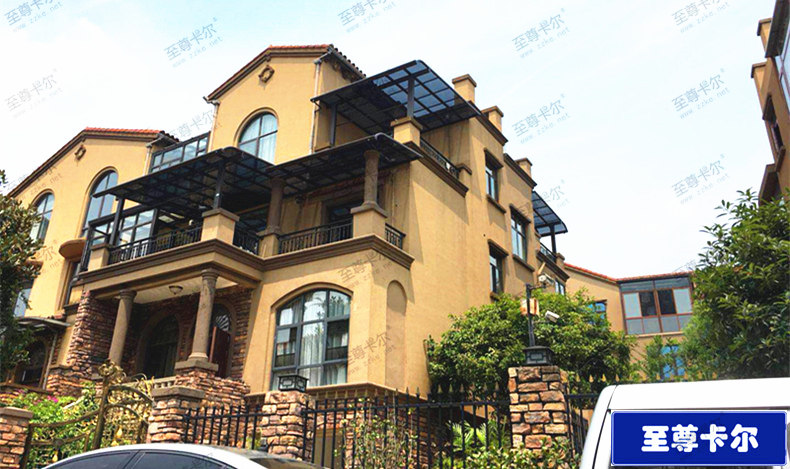 家里陽臺沒封的,雨棚必不可少,窗戶也不能放過_至尊卡爾