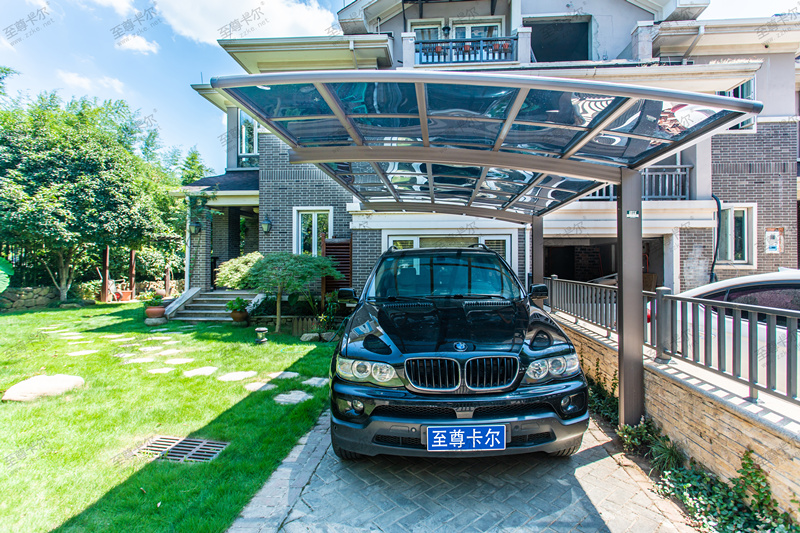 常用的車棚材料有哪些？做什么材料的車棚好？