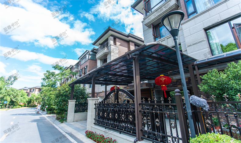 安裝家庭陽臺雨棚，選擇這種材質耐用30年|來看看家庭陽臺雨棚圖片大全