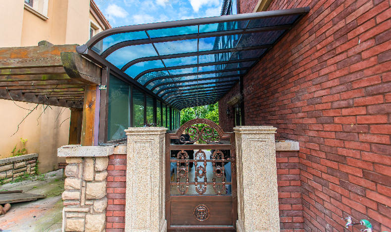 專業(yè)的車雨棚設(shè)計,行業(yè)都知道,打造您喜歡的露臺棚！