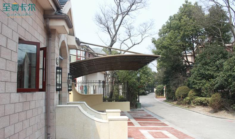 如何選擇汽車(chē)停車(chē)棚廠(chǎng)家？